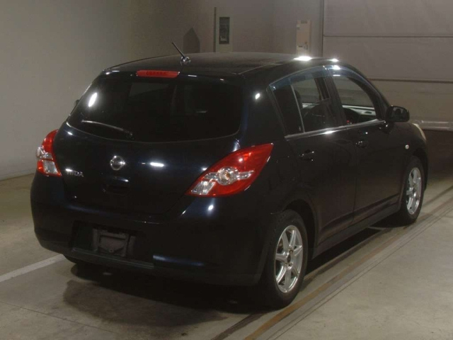 NISSAN TIIDA 2010