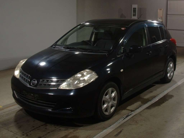 NISSAN TIIDA 2010