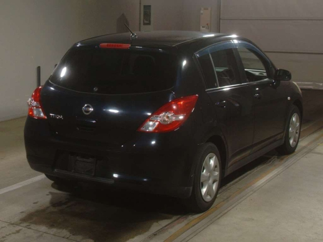 NISSAN TIIDA 2010