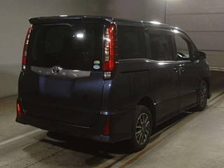 TOYOTA NOAH 2014