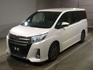 TOYOTA NOAH 2014