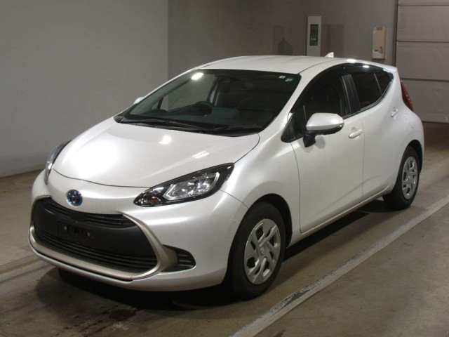 TOYOTA AQUA 2022