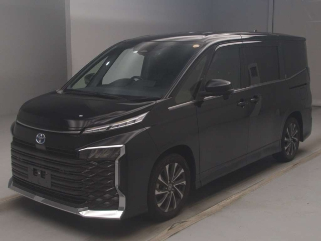 TOYOTA VOXY 2023