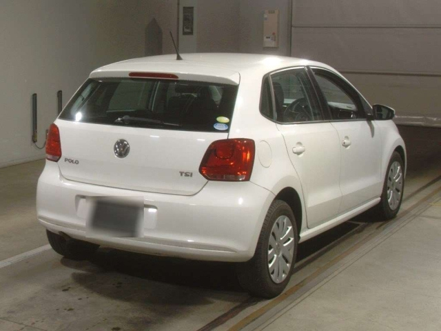 VOLKSWAGEN POLO 2011