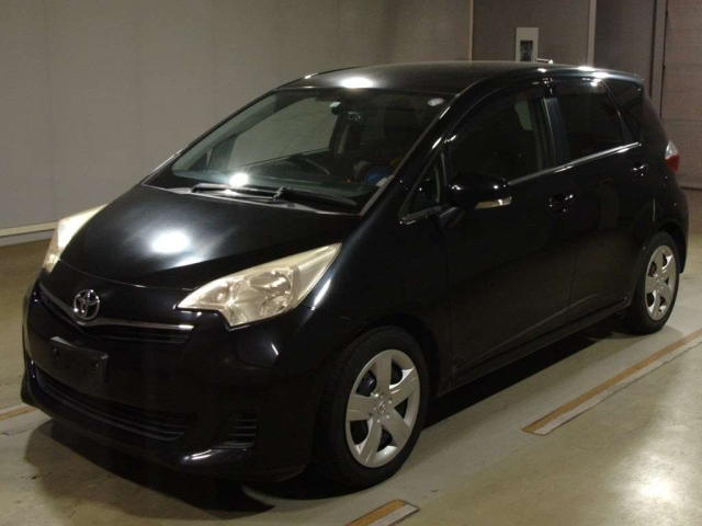 TOYOTA RACTIS 2012
