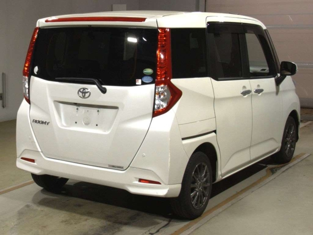 TOYOTA ROOMY 2017