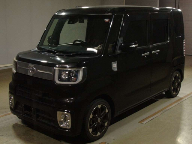 TOYOTA PIXIS MEGA 2016