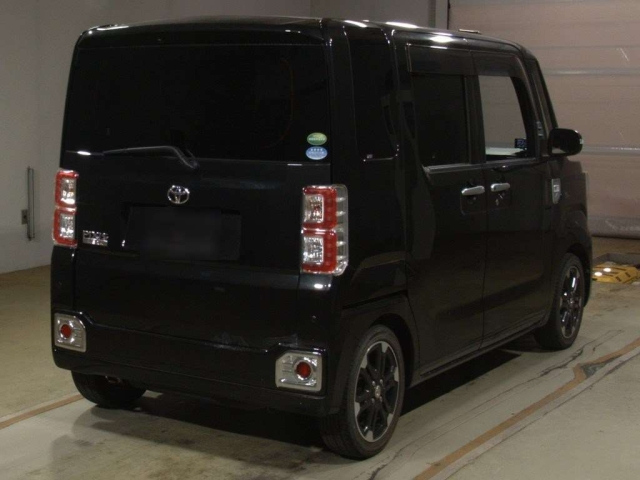 TOYOTA PIXIS MEGA 2016