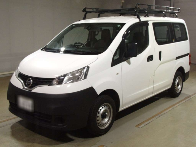 NISSAN NV200 2020