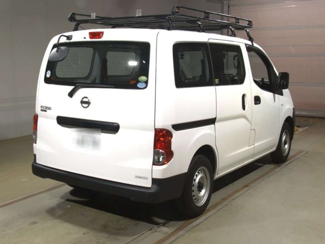 NISSAN NV200 2020