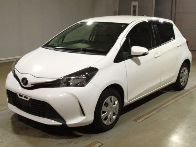 TOYOTA VITZ 2015