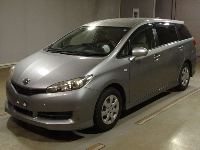 TOYOTA WISH 2010