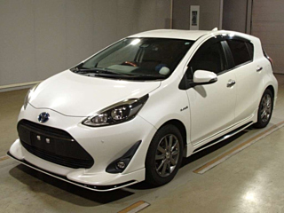 TOYOTA AQUA 2018