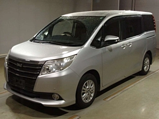 TOYOTA NOAH 2015