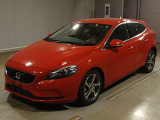 VOLVO V40 2016