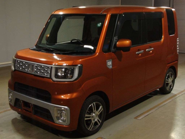 DAIHATSU WAKE 2015