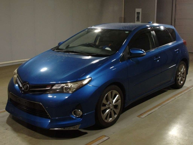 TOYOTA AURIS 2013
