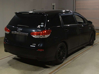 TOYOTA WISH 2010