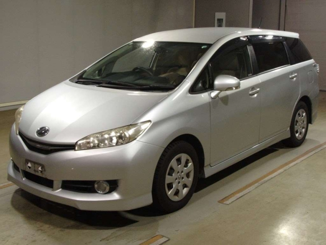 TOYOTA WISH 2012