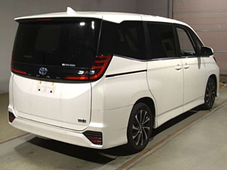 TOYOTA NOAH 2022