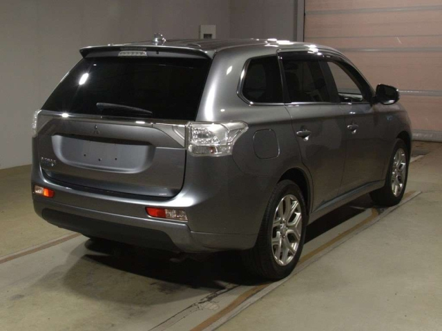 MITSUBISHI OUTLANDER PHEV 2015