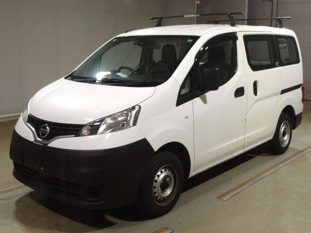 NISSAN NV200 2020