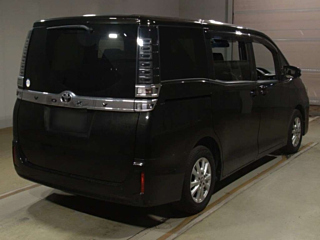 TOYOTA VOXY 2018