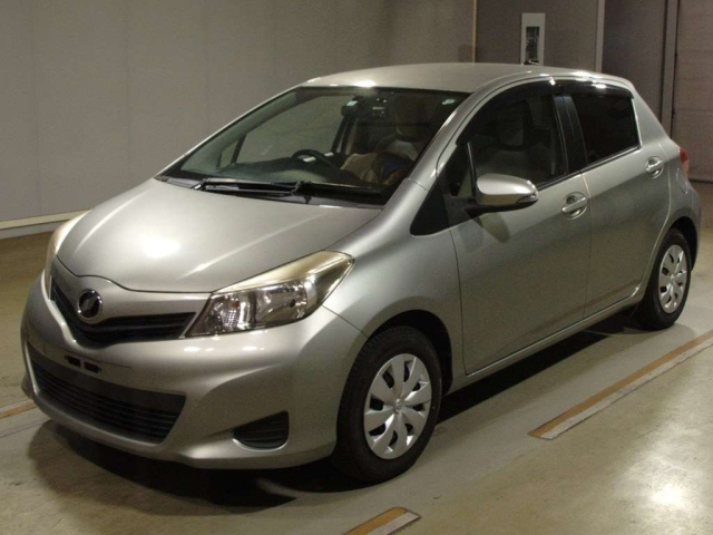 TOYOTA VITZ 2012