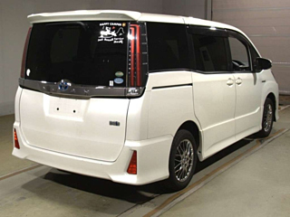 TOYOTA NOAH 2017