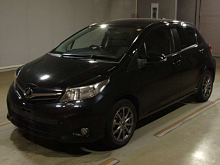 TOYOTA VITZ 2013