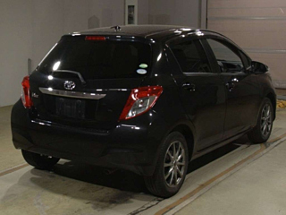 TOYOTA VITZ 2013