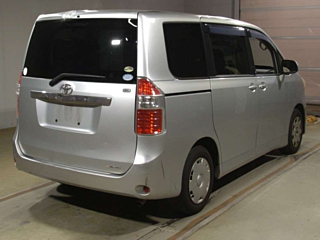 TOYOTA NOAH 2008
