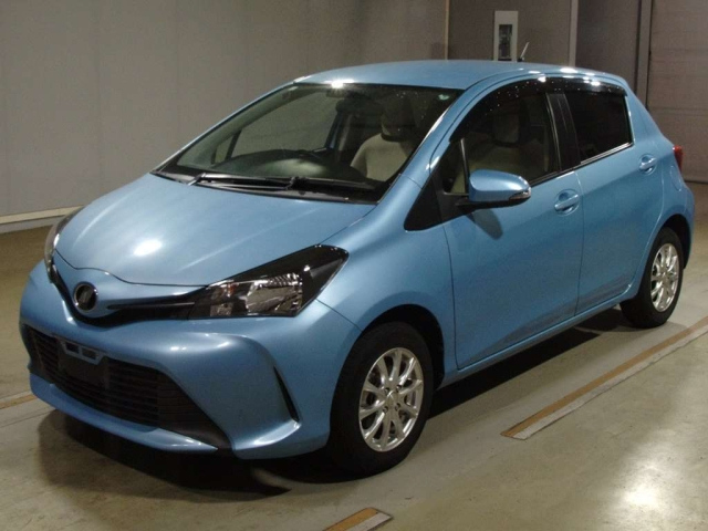 TOYOTA VITZ 2016