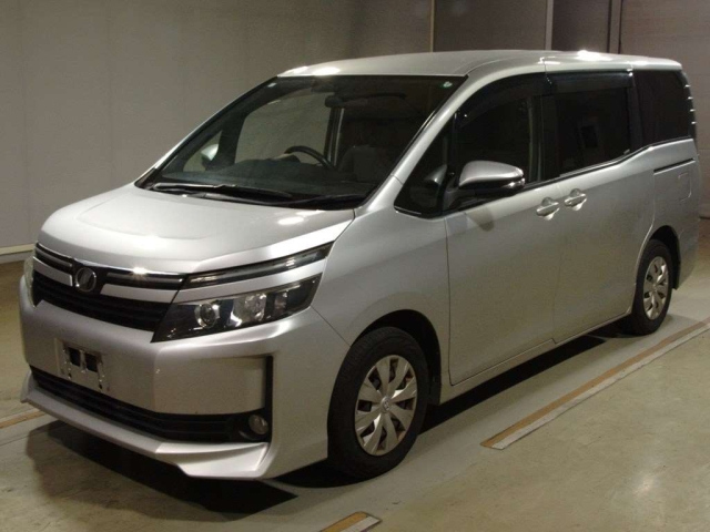 TOYOTA VOXY 2014