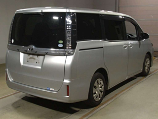 TOYOTA VOXY 2014