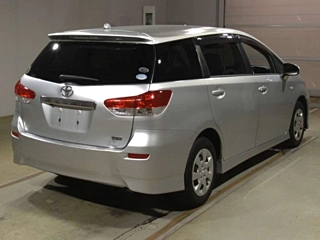 TOYOTA WISH 2010