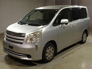 TOYOTA NOAH 2008