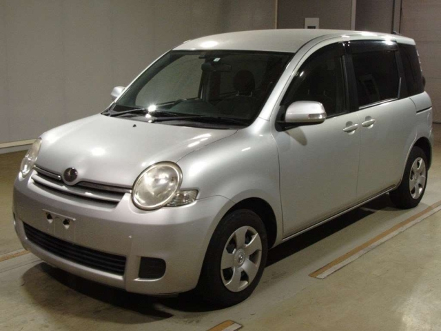 TOYOTA SIENTA 2010