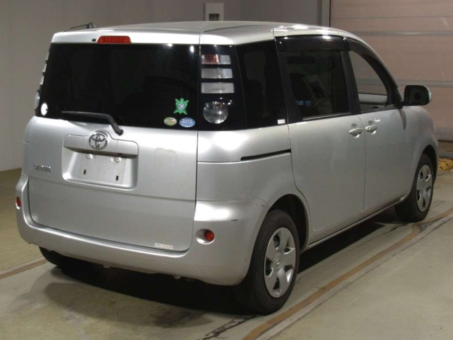 TOYOTA SIENTA 2010
