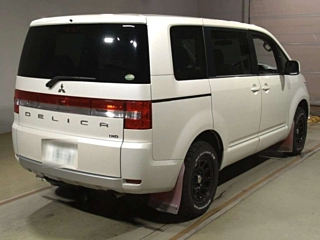 MITSUBISHI DELICA D5 2017