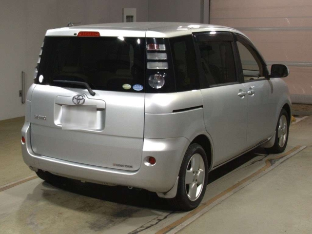 TOYOTA SIENTA 2010
