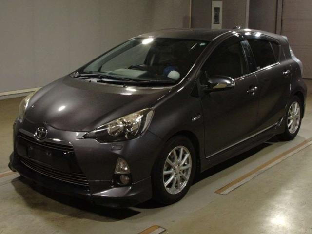TOYOTA AQUA 2013