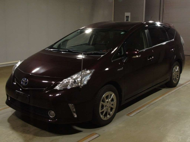 TOYOTA PRIUS ALPHA 2014