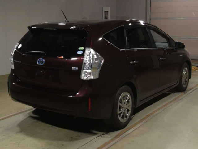 TOYOTA PRIUS ALPHA 2014