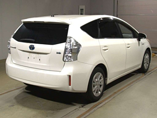 TOYOTA PRIUS ALPHA 2012