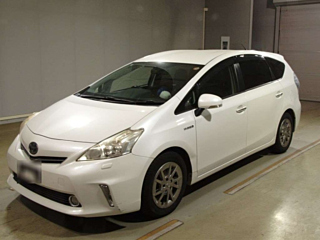 TOYOTA PRIUS ALPHA 2014