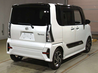 DAIHATSU TANTO 2021