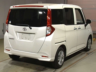 TOYOTA ROOMY 2022
