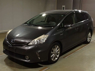 TOYOTA PRIUS ALPHA 2012