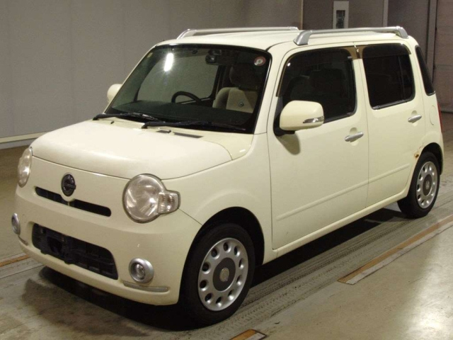 DAIHATSU MIRA 2010